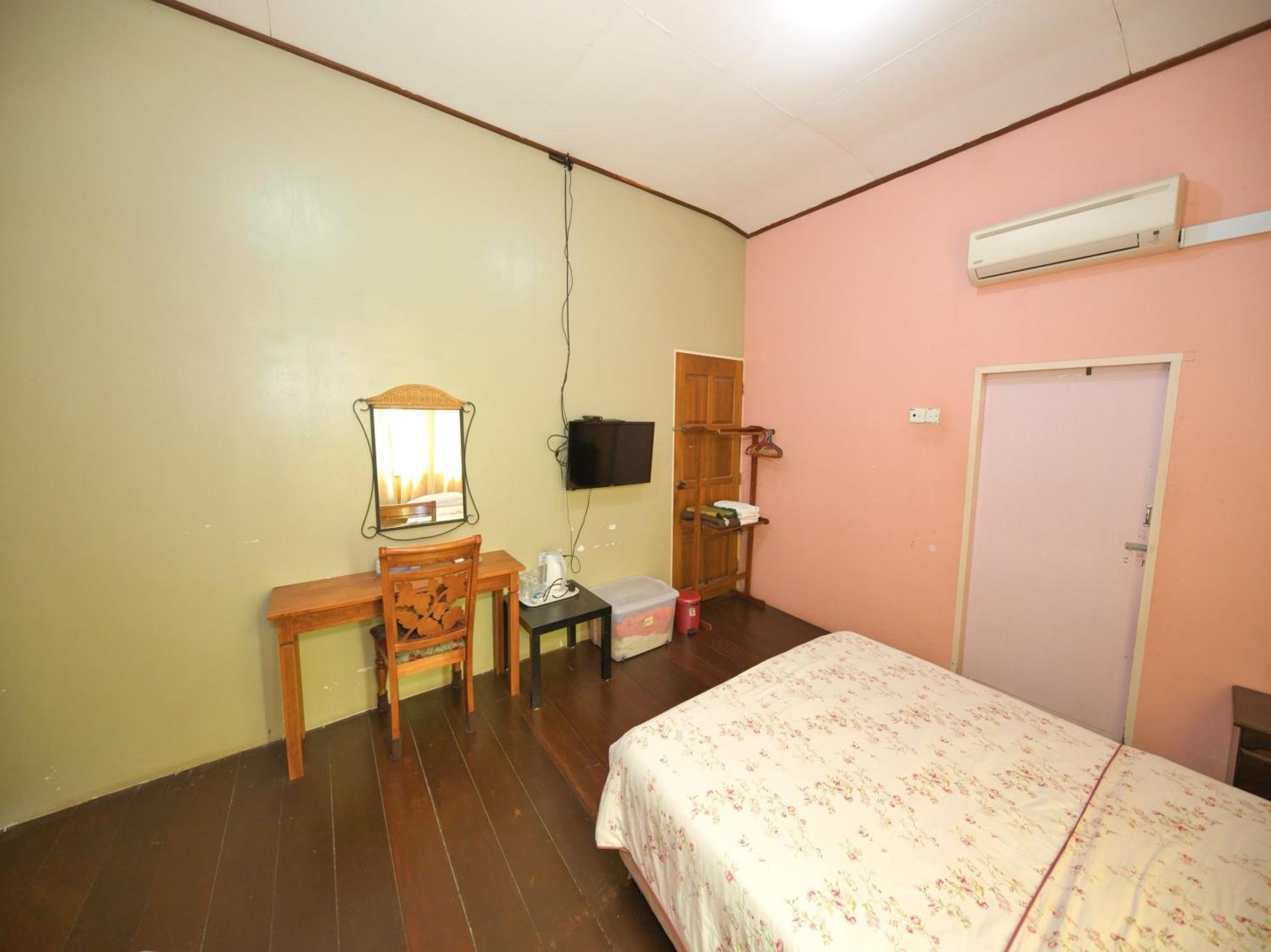 Chalet Teratak SamuderaKita Kampong Gong Badak Bagian luar foto