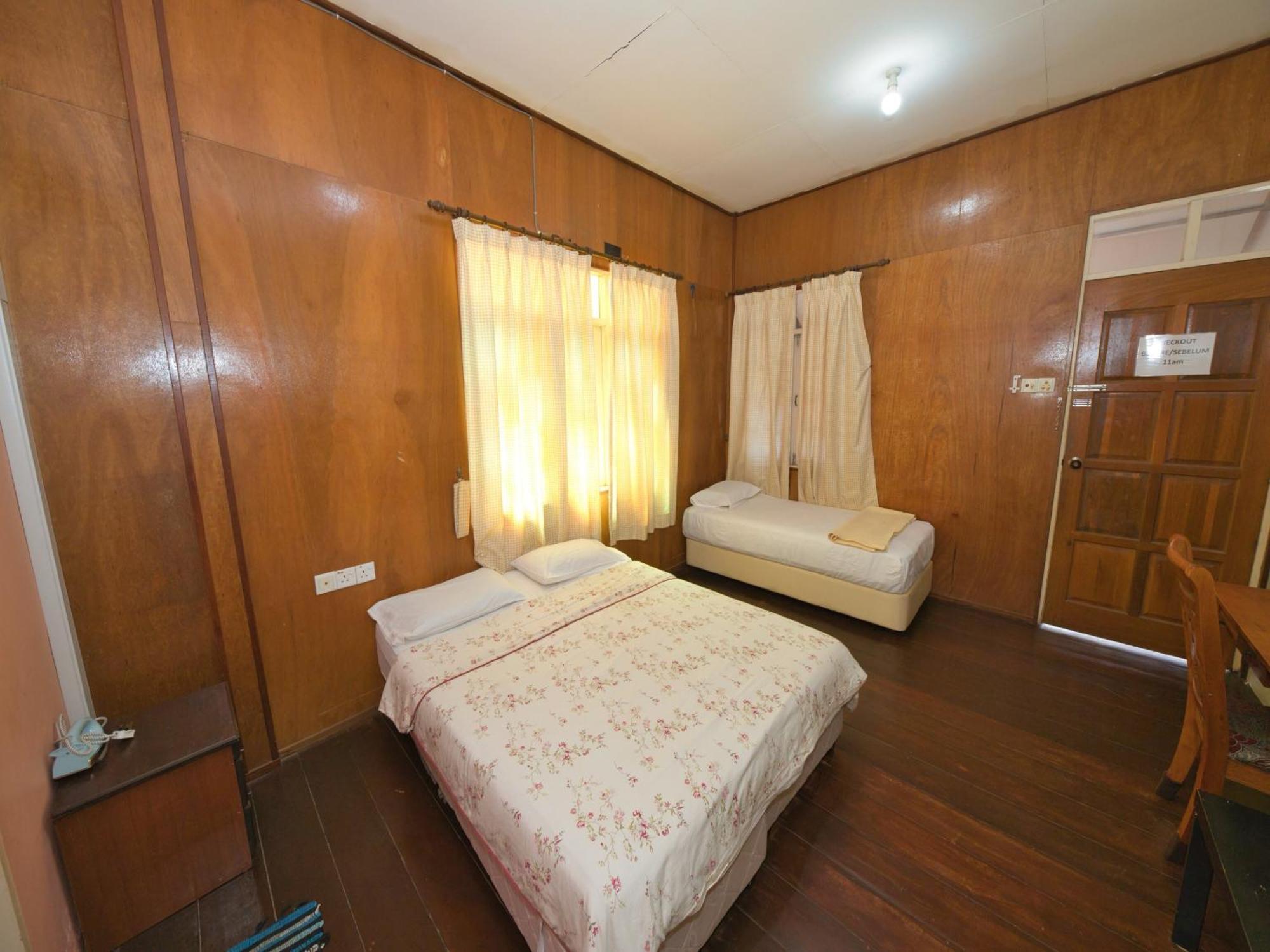 Chalet Teratak SamuderaKita Kampong Gong Badak Bagian luar foto
